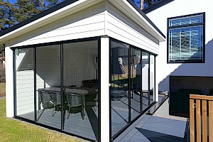Kesäkeittiö tulisijalla