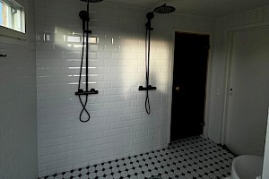 Valmis piharakennus - suihkutila