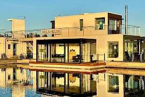 Piharakennus veden päällä