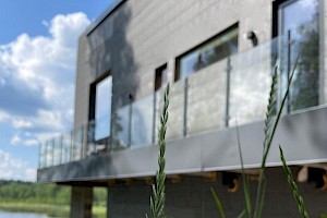 Lasikaide rosteritolpilla