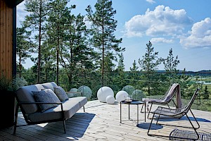 Puuitteeton lasikaide ilman pystytolppia