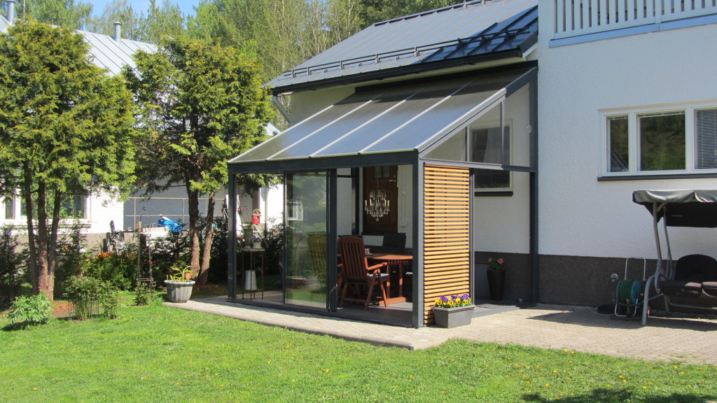 Laske hinta lasiterassille tästä: