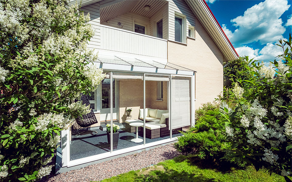 Tarvitseeko terassilasitus luvan? Näin vältät yllätykset